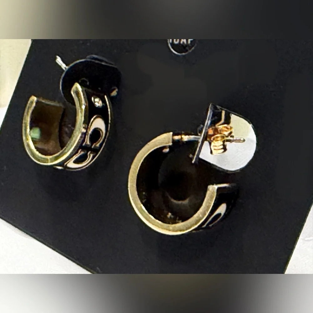 Coach Signature Enamel Huggie
Earrings in Black/Gold NWT & Pouch, Bag & Tissue! - Picture 3 of 4